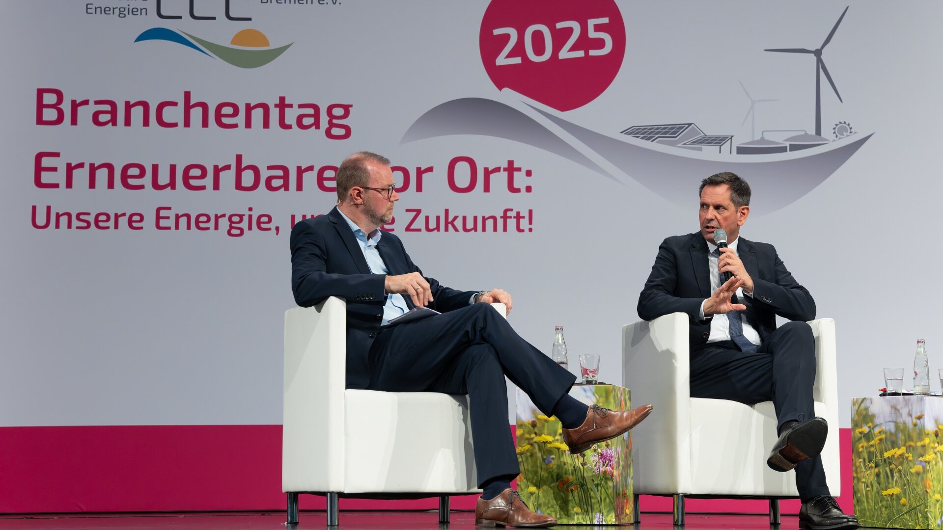 Olaf Lies im Talk mit Moderator Martin Brüning / Foto: LEE, Markus Prell