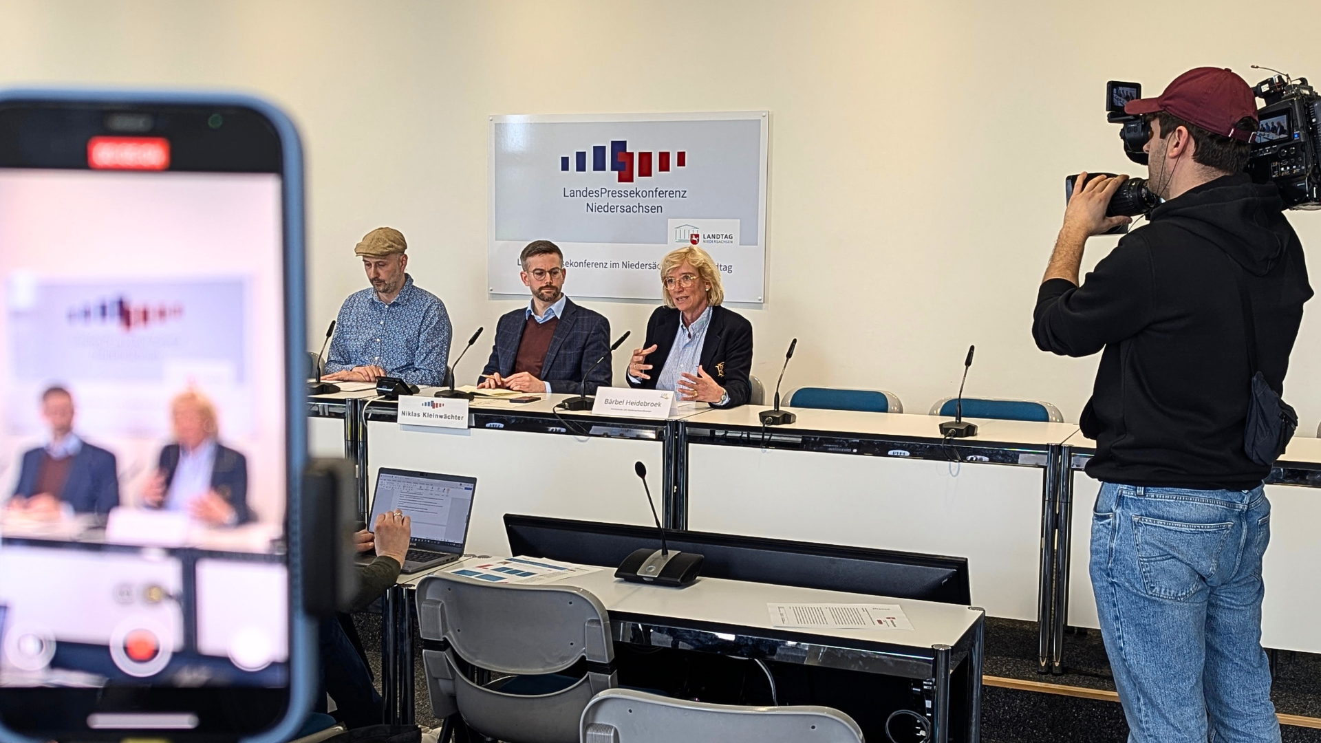 Die LEE-Vorsitzende Bärbel Heidebroek in der Landespressekonferenz / Foto: AN