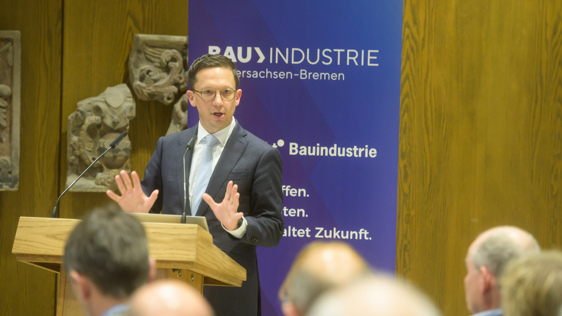 „Wir haben uns lange immer irgendwie durchgemogelt", sagt Niedersachsens Wissenschaftsminister Falko Mohrs / Foto: Scheffen