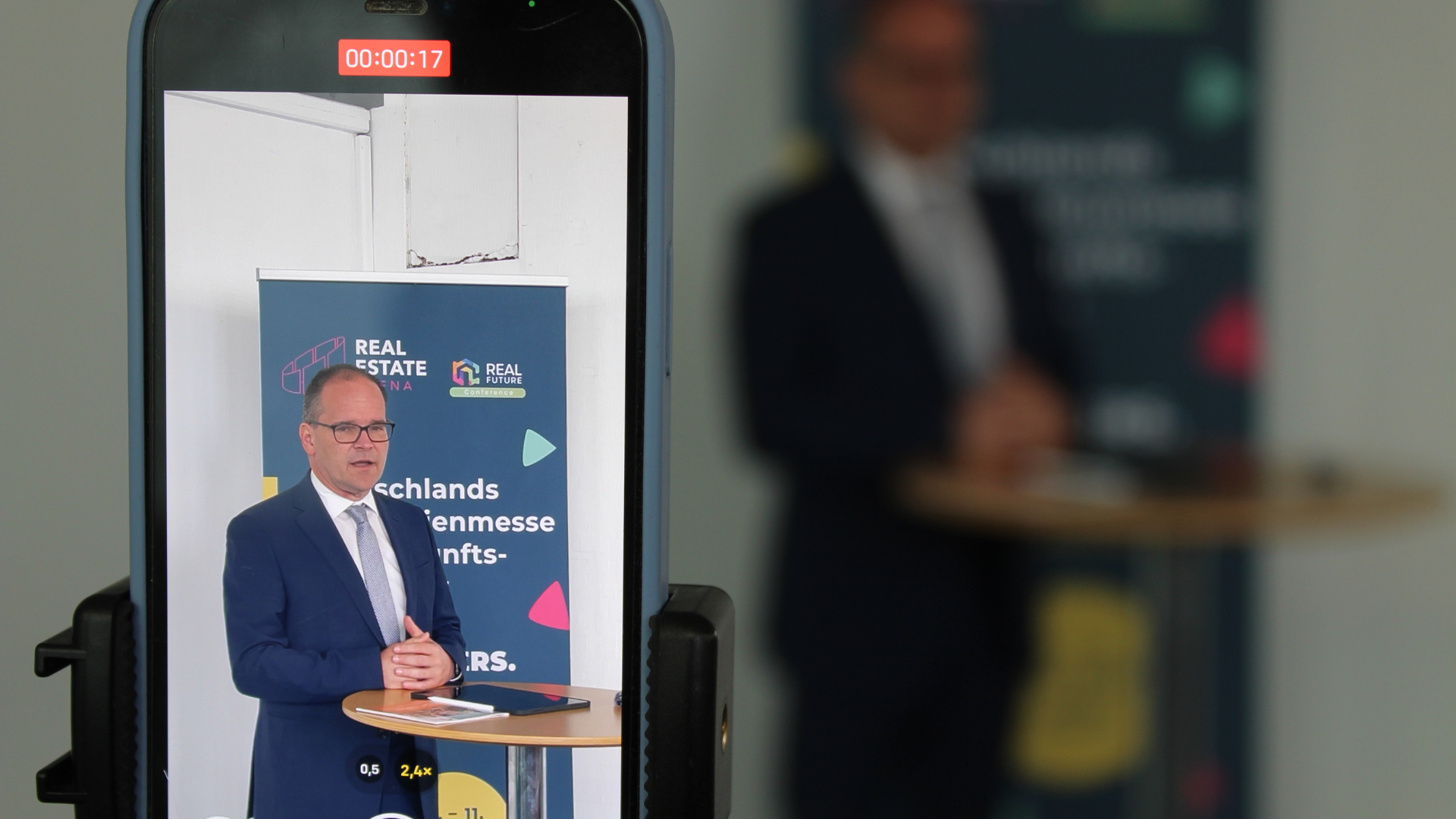 Niedersachsens Wirtschaftsminister Grant Hendrik Tonne bei der Pressekonferenz in Hannover / Foto:  Deutsche Messe, Lars Kaletta