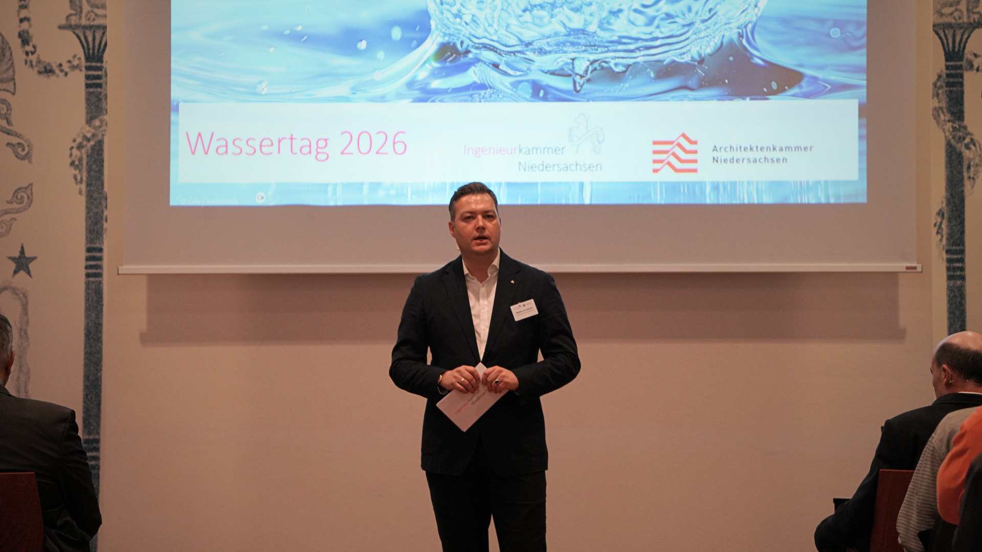 Stephan von Friedrichs mahnte einen anderen Umgang mit der Ressource Wasser an / Foto: IK Nds. 