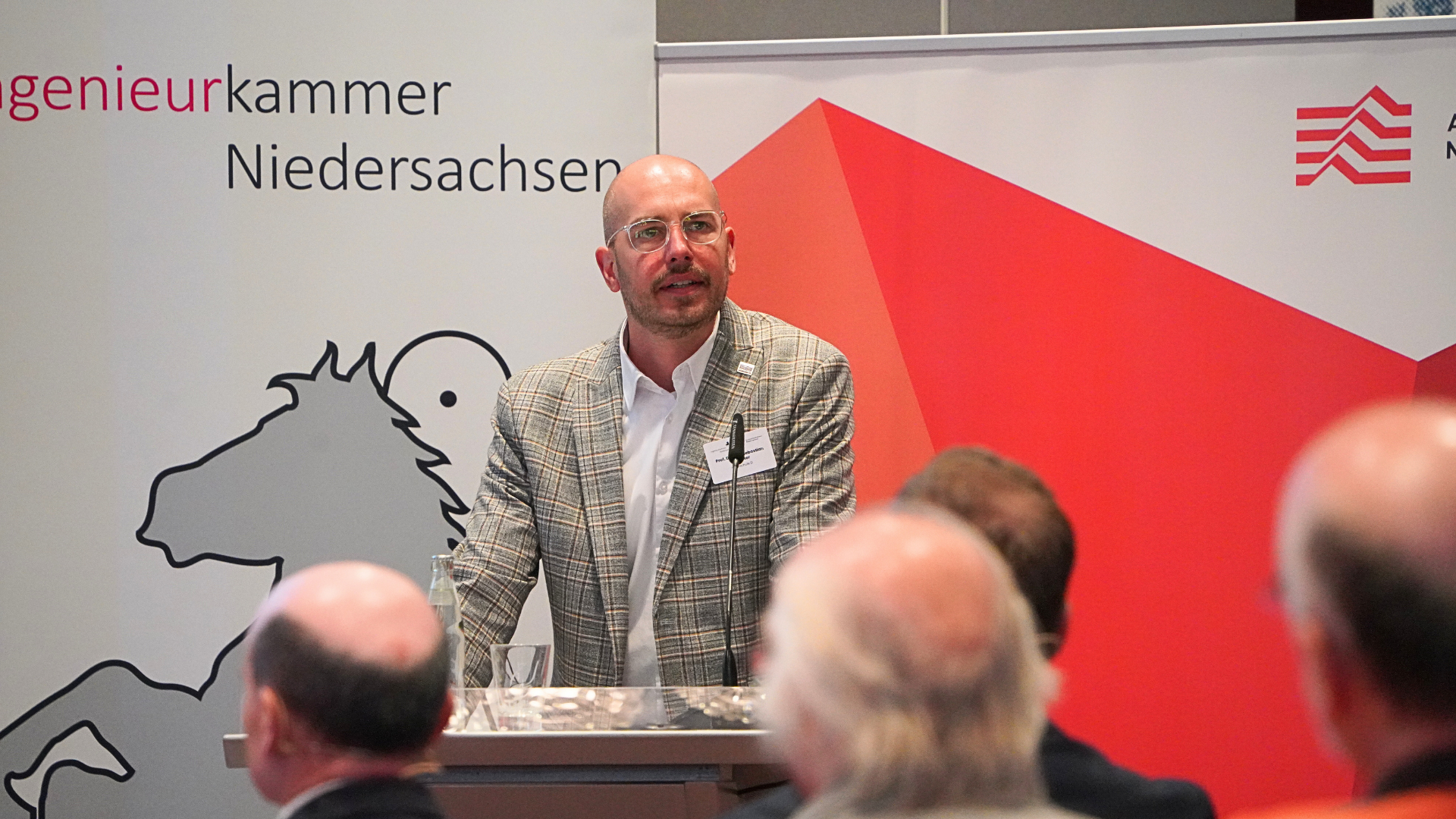 Plädiert für verständlichere Warnungen vor Hochwassergefahren: Prof. Sebastian Niehüser / Foto: IK Nds. 