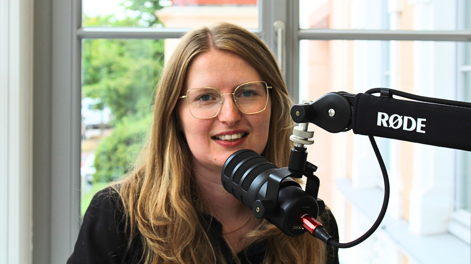 Jana Fingerhut von der Bertelsmann Stiftung beim Podcast im Haus der Medien / Foto: AN