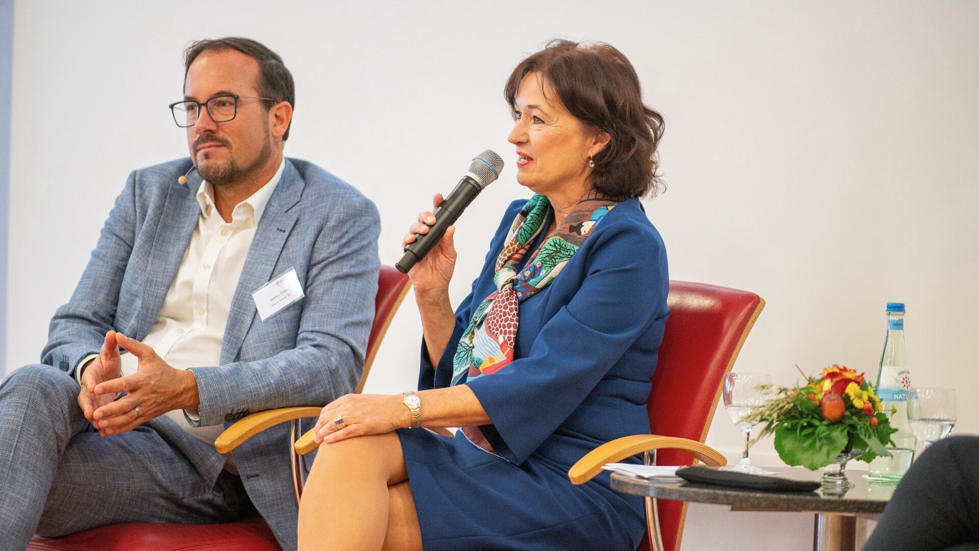 Steffen Szeidl (Dress & Sommer, links) und Susanne Schmitt (VWD) / Foto: NBank/Donnerkeil